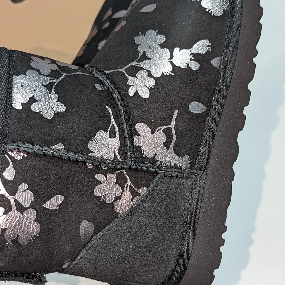 Ugg Australia Women's Classic Mini Floral Foil Boot Size 6.0 7.0 - Picture 4 of 8
